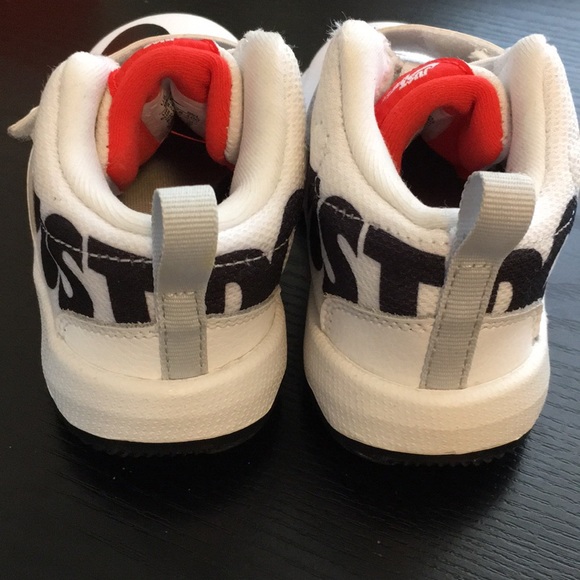 Kids Nike Basketball Running Shoes NWT - Picture 6 of 7